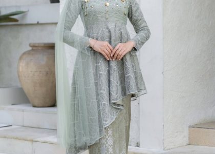 Baju untuk lamaran
