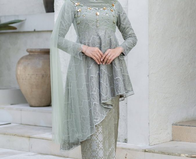 Baju untuk lamaran