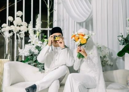 Nikah simple makin diminati: hemat, intim, dan bermakna. Temukan tren pernikahan minimalis yang tetap bahagia maksimal.