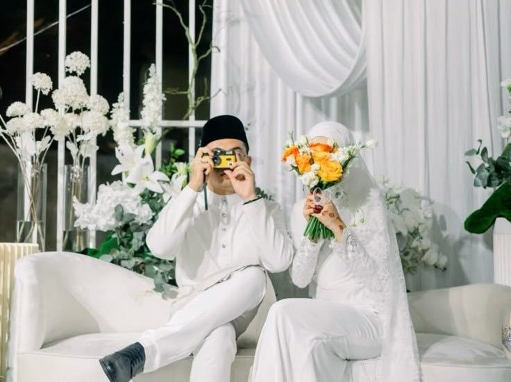 Nikah simple makin diminati: hemat, intim, dan bermakna. Temukan tren pernikahan minimalis yang tetap bahagia maksimal.